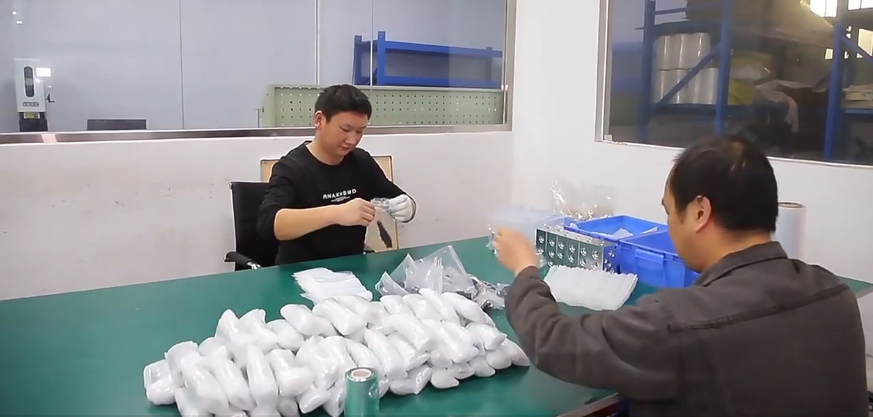 Dongguan Zhongwei Metal Products Co., Ltd linha de produção do fabricante